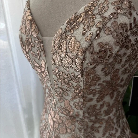 NWT City Studio Gold Sequin Embellished mermaid prom event Gown‎ - Picture 4 of 7